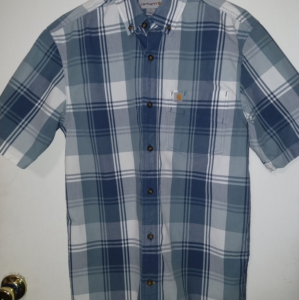 Men's button down shirt sleeve shirt